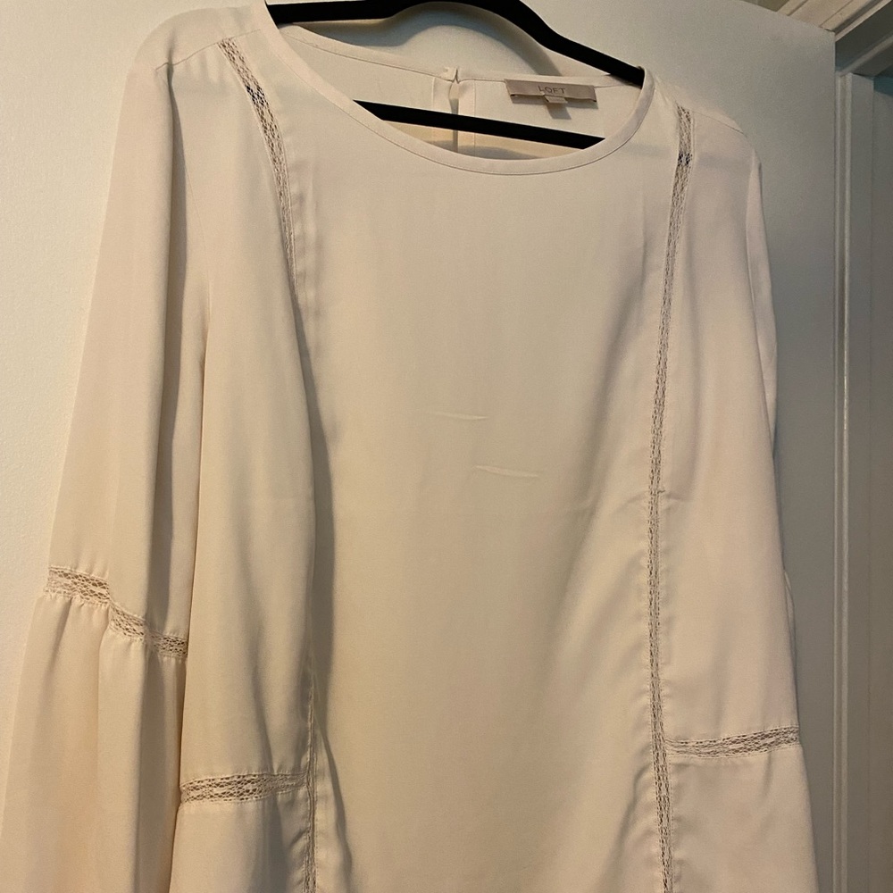 EUC Loft blouse. Lace details. Ivory